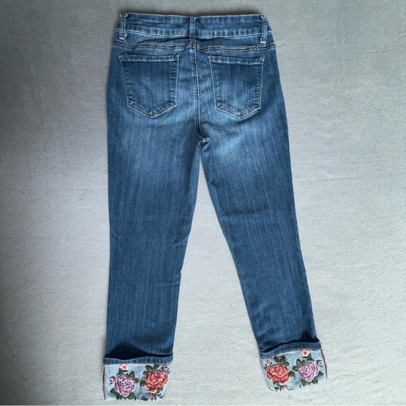 Stitch Star Women's Blue Cropped Jeans with Floral Embroidery Stretch size 8 - Picture 4 of 14